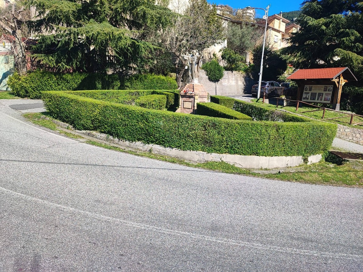 Volontari in azione a Taverna: prosegue l’impegno per il decoro urbano - Foto: Uff. Stampa Comune di Taverna 29.04.2026 
