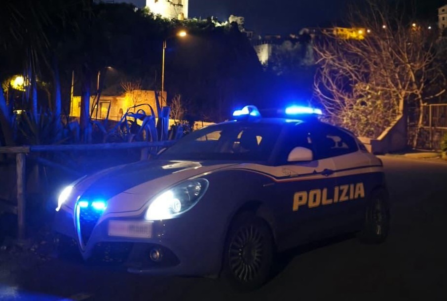 Paola, controlli straordinari “Alto Impatto”: identificazioni, verifiche su stranieri e sequestri di droga - Foto: Uff. Stampa Questura di Cosenza
