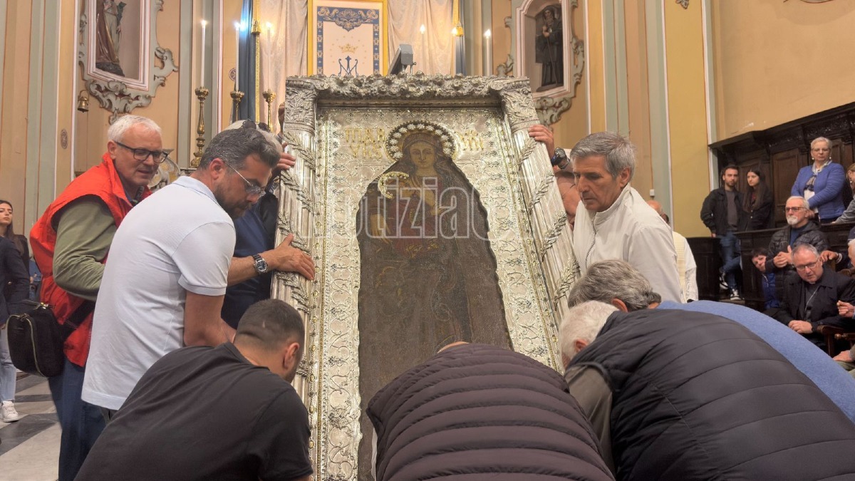 (VIDEO) Crotone, la Madonna di Capo Colonna scende tra la sua gente: inizia il Settennale - Foto: Redazione 