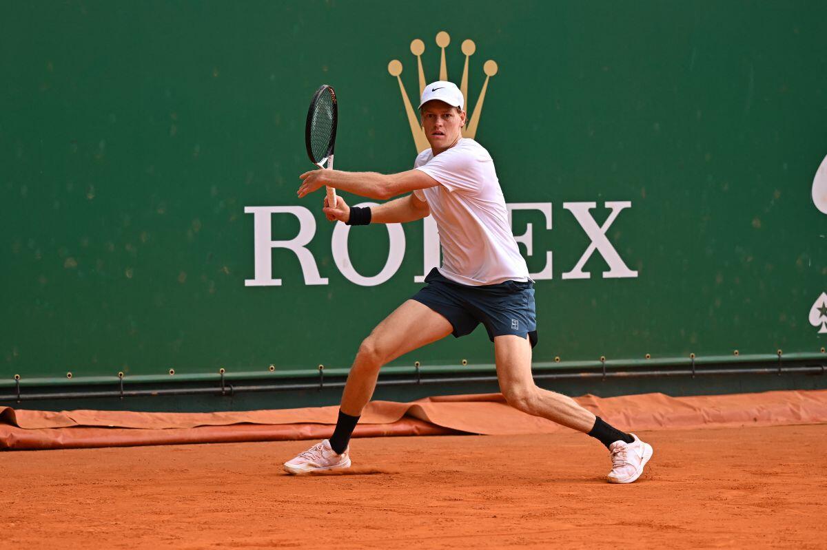 Esordio convincente per Sinner a Montecarlo, avanti Berrettini, fuori Darderi - 