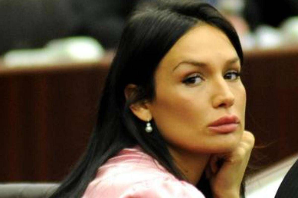 Caso Ruby, 'Mi Manda Rai3': Nicole Minetti graziata da Mattarella "per motivi umanitari" - 