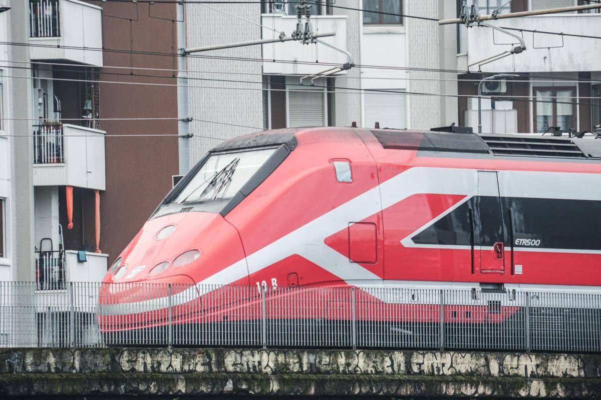 Stop ai treni sulla linea Alta velocità Roma-Firenze, cosa cambia da fino a lunedì 13 aprile - 
