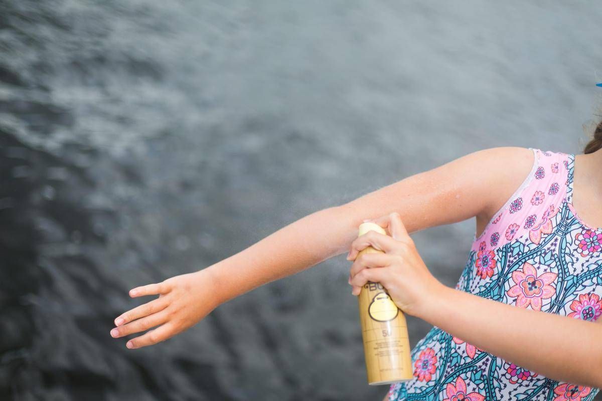 Melanoma, tre le mosse per prevenirlo. L'esperto: "La crema solare non basta" - 