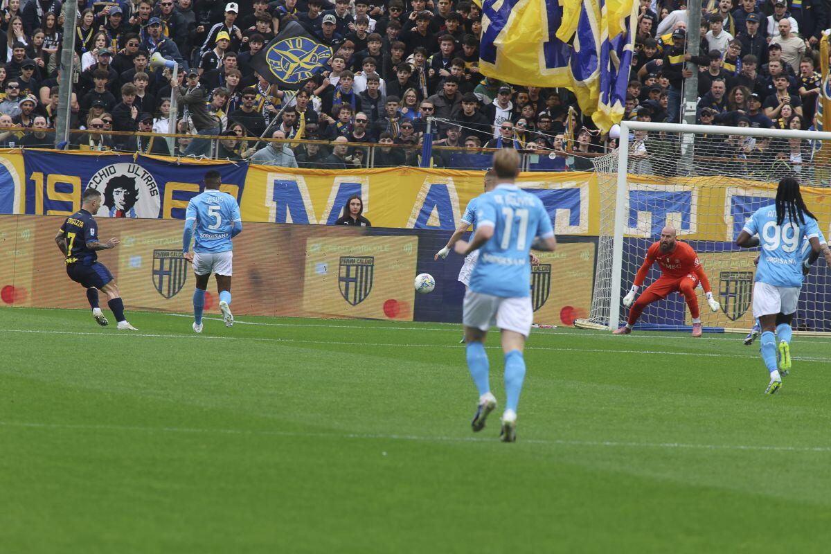 Il Parma rallenta la rincorsa del Napoli, al Tardini finisce 1-1 - 