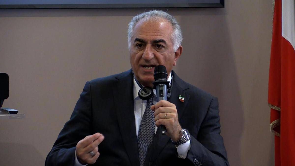Iran, Pahlavi: "Basta negoziare con i terroristi, paese libero porterà opportunità economiche" - 