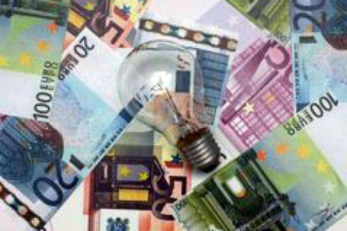 Bollette, bonus da 115 euro: chi lo riceve e quando arriva - 