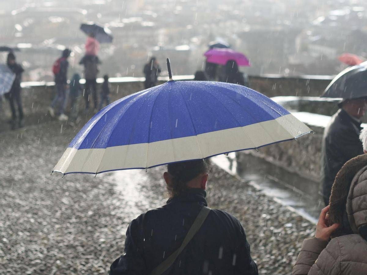 Meteo, settimana pazza da lunedì: pioggia, sole e poi temporali sul 25 aprile - 