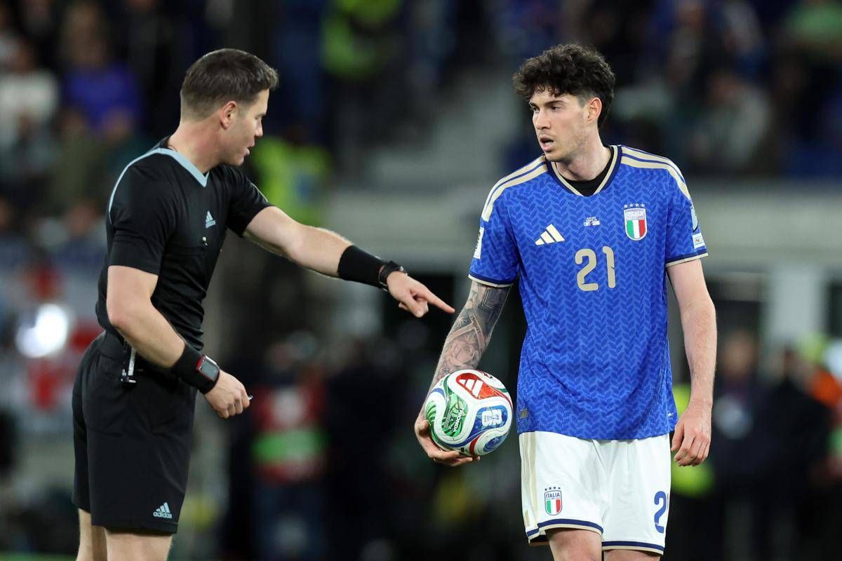 Pioggia di insulti dopo Bosnia-Italia, moglie Bastoni costretta a limitare commenti social - 