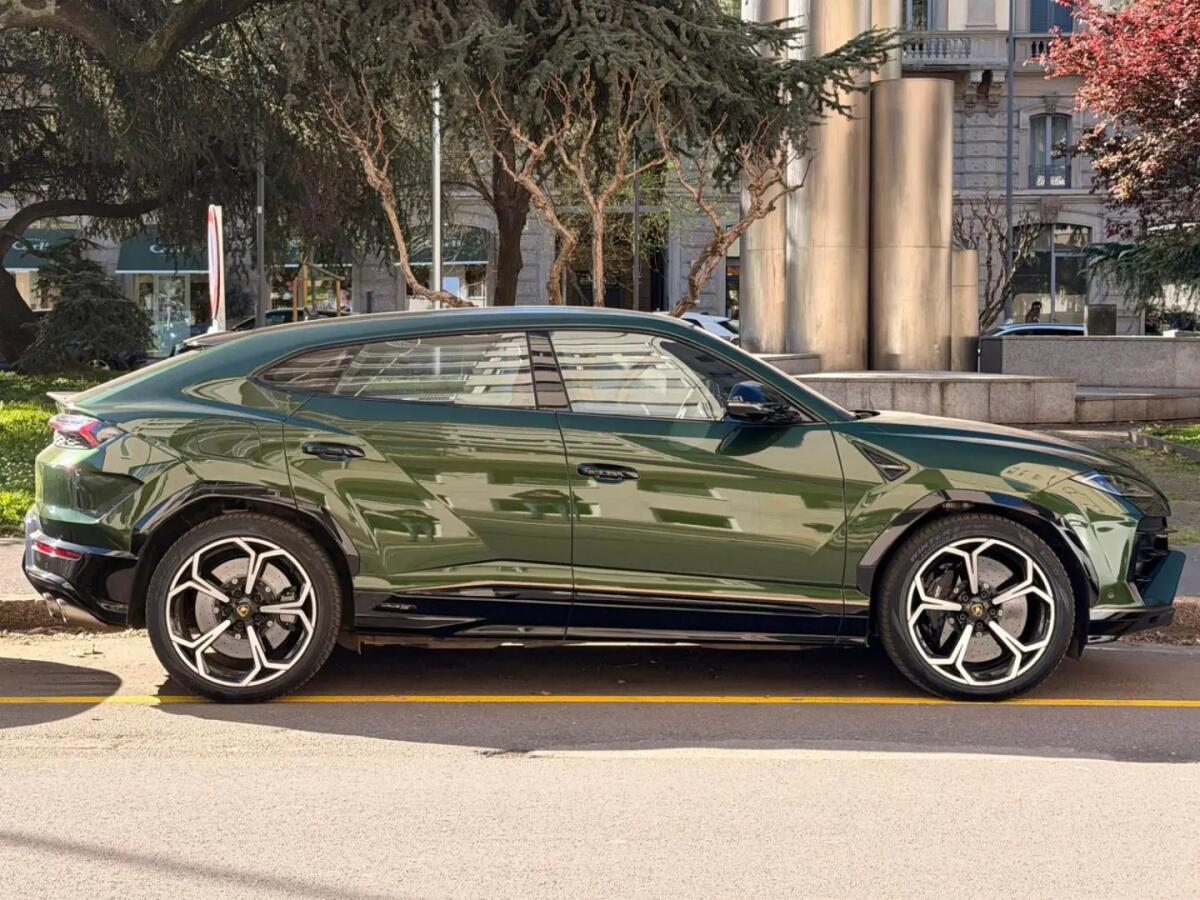 Lamborghini Urus SE, il super SUV che unisce potenza ed elettrificazione / Fotogallery - 