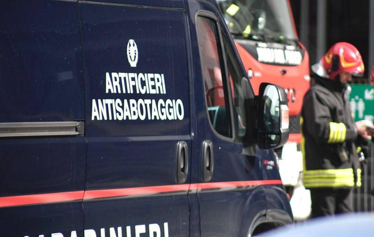 Roma, molotov esplosa davanti a un palazzo a San Giovanni - 