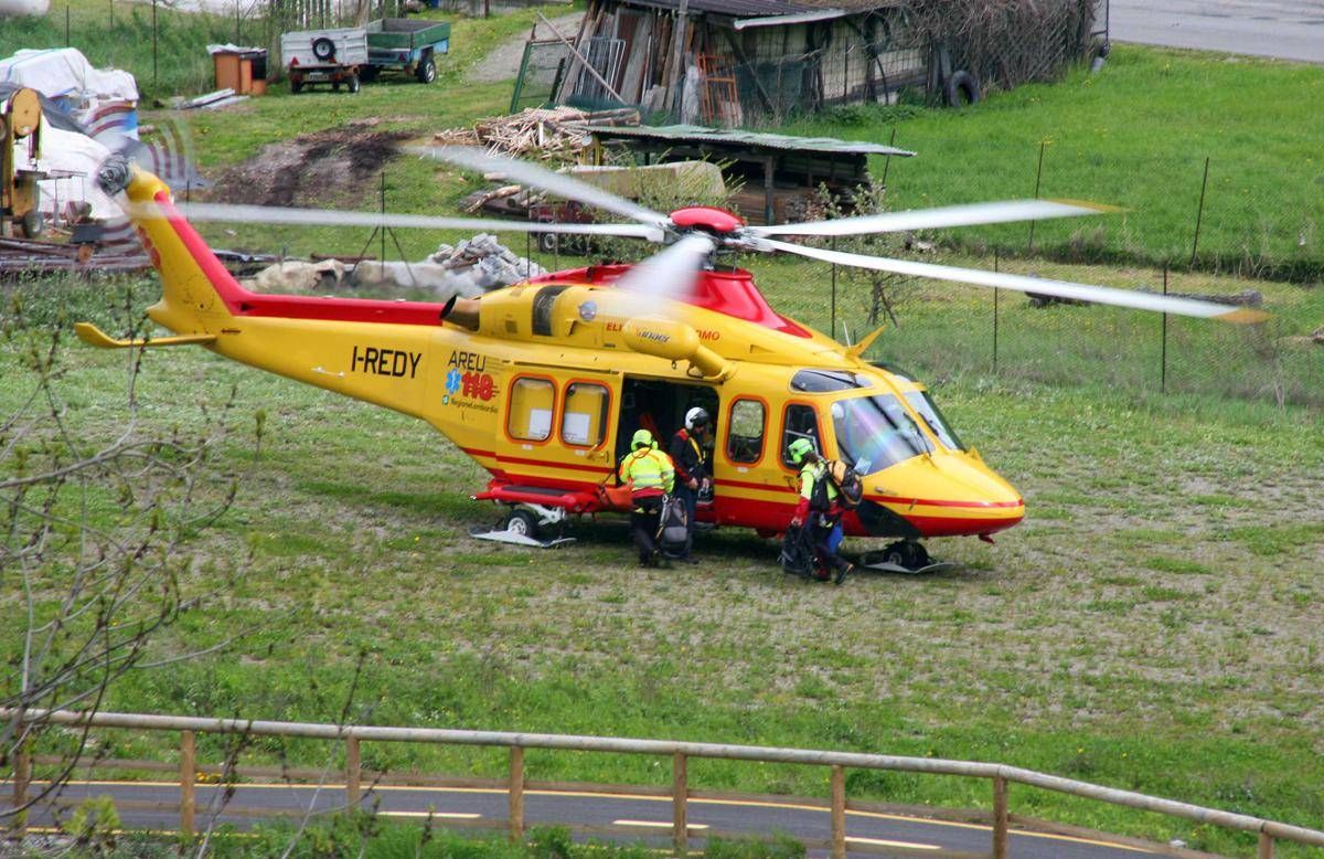 Precipita con il parapendio, morto un 64enne in Friuli Venezia Giulia - 