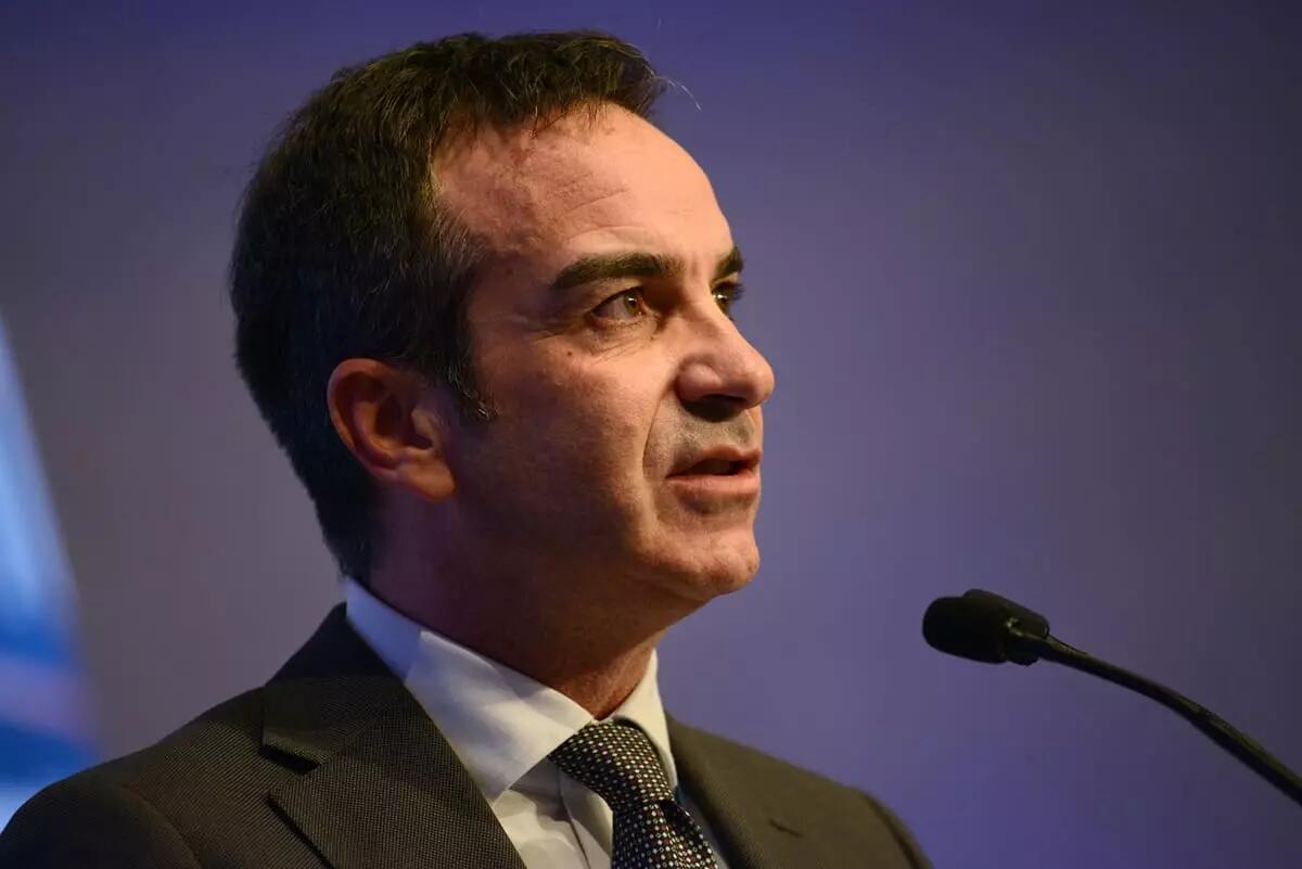 Regione Calabria istituisce reddito di merito, Occhiuto: “1.000 euro al mese agli universitari” - 