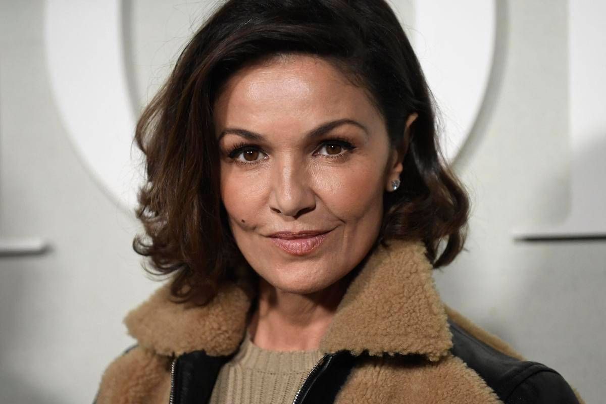 Morta a 57 anni l'attrice Nadia Fares: era stata trovata priva di sensi in piscina a Parigi - 