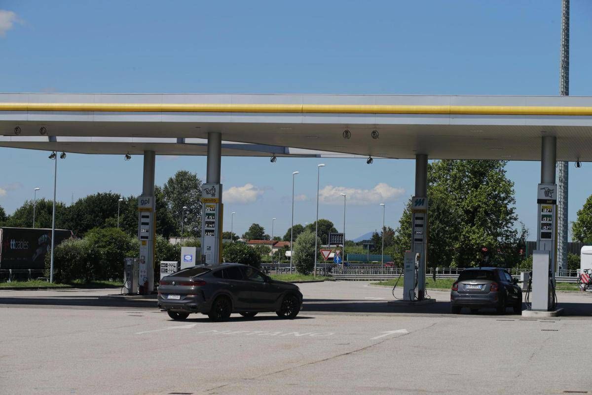 Carburanti, in aree di servizio Concessioni Autostradali Venete sconto di 5 centesimi per litro - 