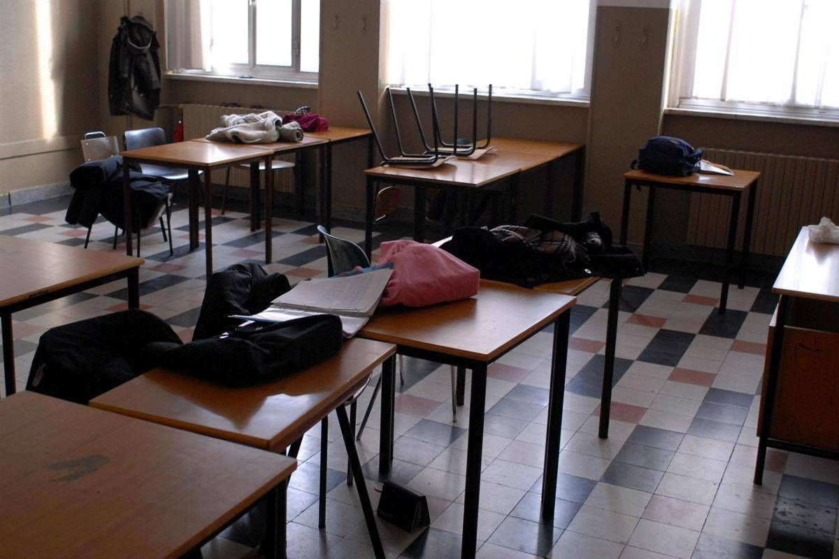 Colta da malore in classe, insegnante muore durante la lezione - 