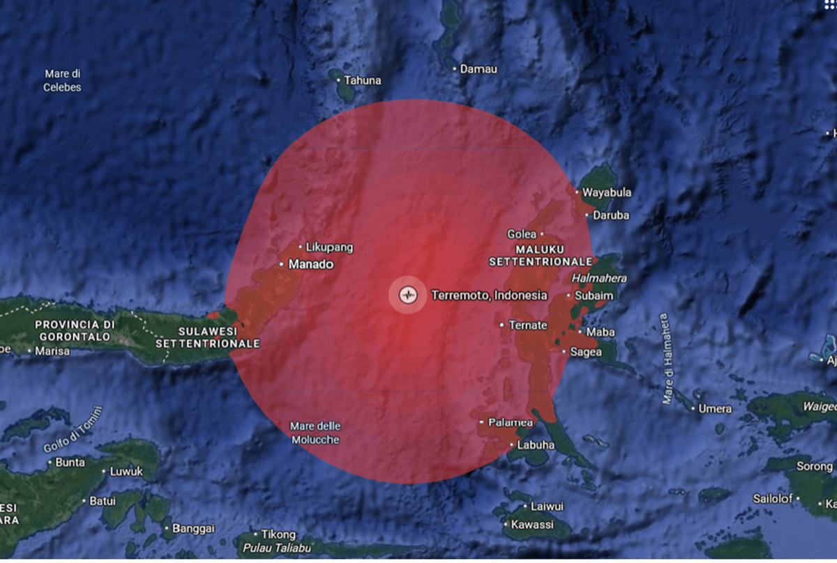 Terremoto in Indonesia, sisma di magnitudo 7,4 nel mare delle Molucche: un morto - 