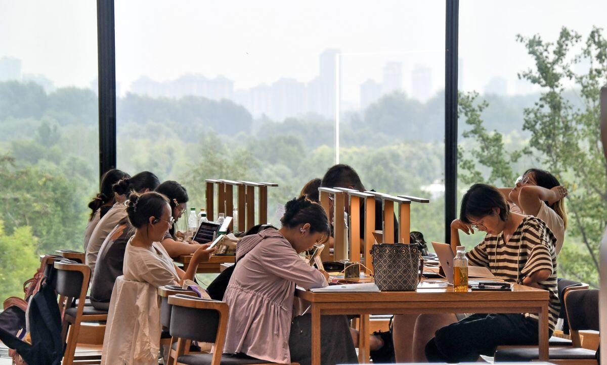 Cina, il tasso di lettura in aumento grazie alla crescita del formato digitale - 