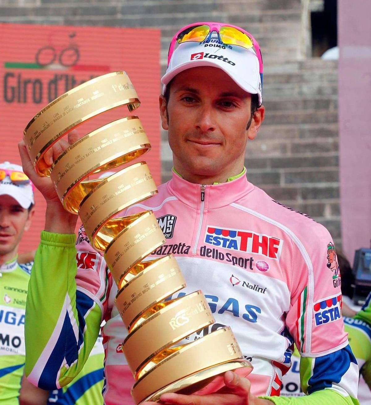 Fumo, Ivan Basso: "Da sportivo ed ex paziente oncologico dico sì a sigarette più care" - 