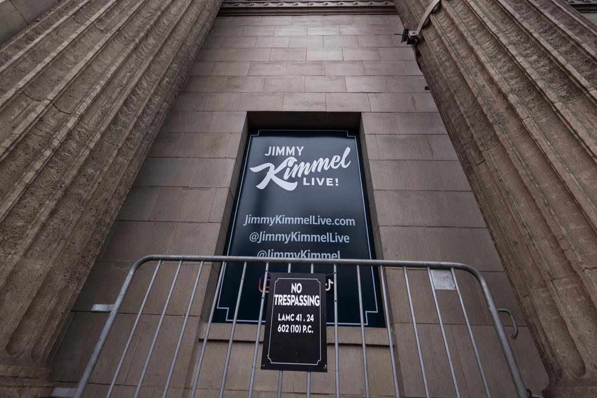 Jimmy Kimmel risponde a Melania Trump: "D'accordo su stop retorica d'odio, ne parli con suo marito" - 