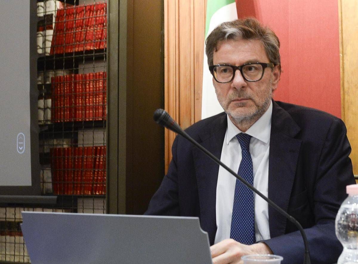 Giorgetti: "Ridotto deficit senza manovre restrittive" - 