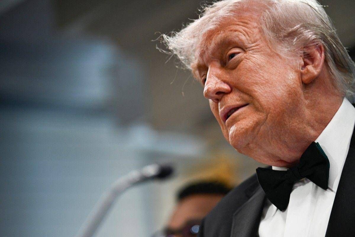 Trump: "Viviamo in un mondo folle. Aggressore ispirato dai No Kings" - 