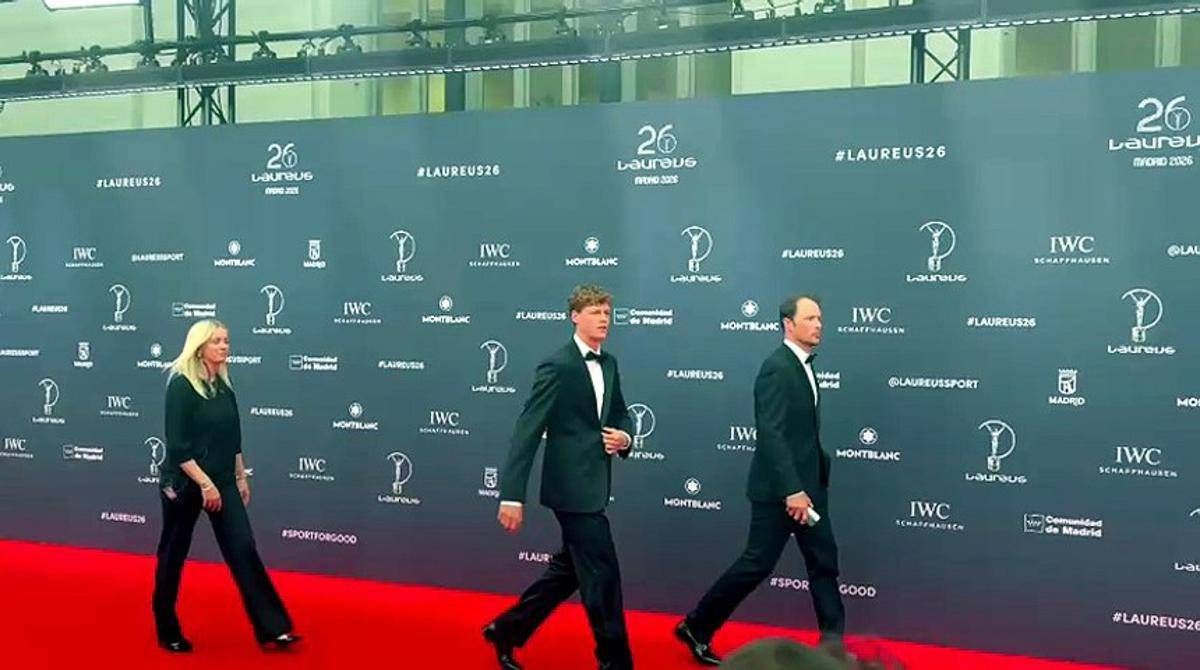 Sinner sul tappeto rosso, l'arrivo a Madrid - 