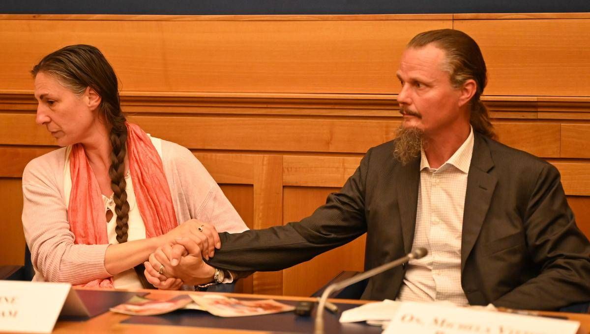 Famiglia nel bosco, la perizia psichiatrica: "Genitori inadeguati, no a ricongiungimento" - 