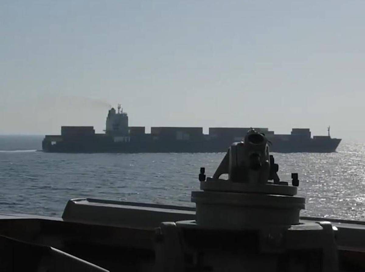 Usa colpiscono e bloccano nave dell'Iran, il video dell'operazione - 