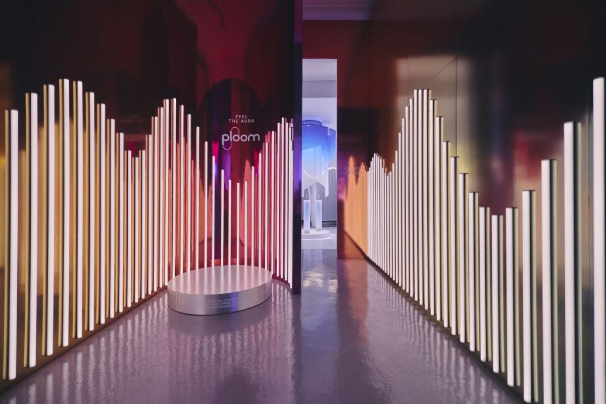 Ploom, l’installazione immersiva “Feel The Aura” alla Milano Design Week - 