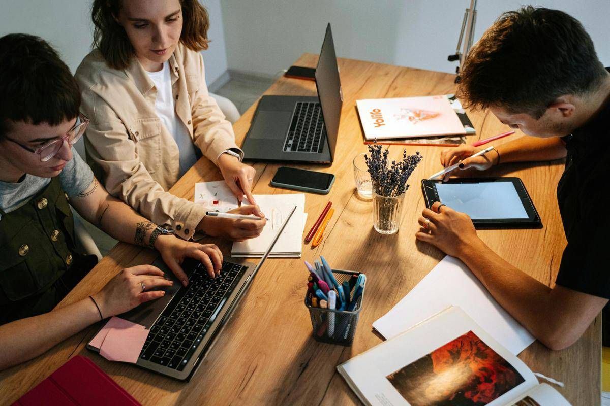 Eurispes, Italia perde 34.700 giovani l'anno e 1,7 mld pil a causa emigrazione - 