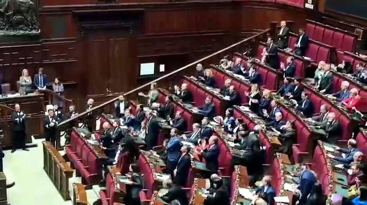Alla Camera il voto sul decreto sicurezza, le opposizioni intonano 'Bella Ciao' - 