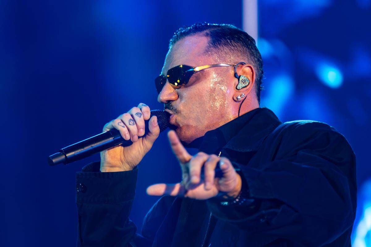 Marracash torna alle origini e rompe la 'quarta parete': lo show che abbraccia Barona - 