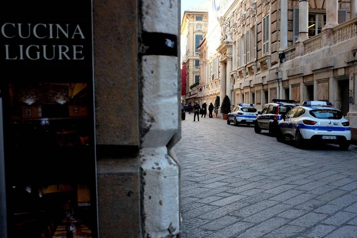 Genova, stop a pubblicità di fonti fossili negli spazi pubblici. Centrodestra contro la mozione: "Follia green" - 