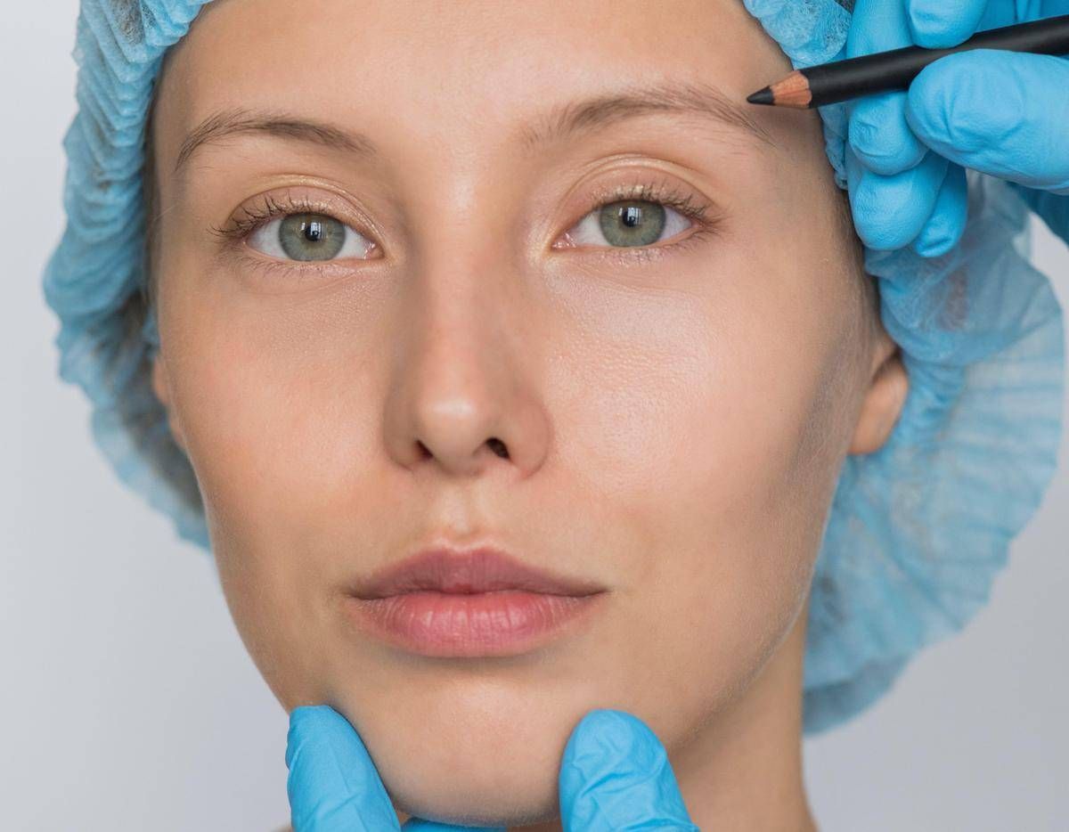 Chirurgia estetica in crescita, ma è rivoluzione 'soft': i trend dal seno ai filler - 