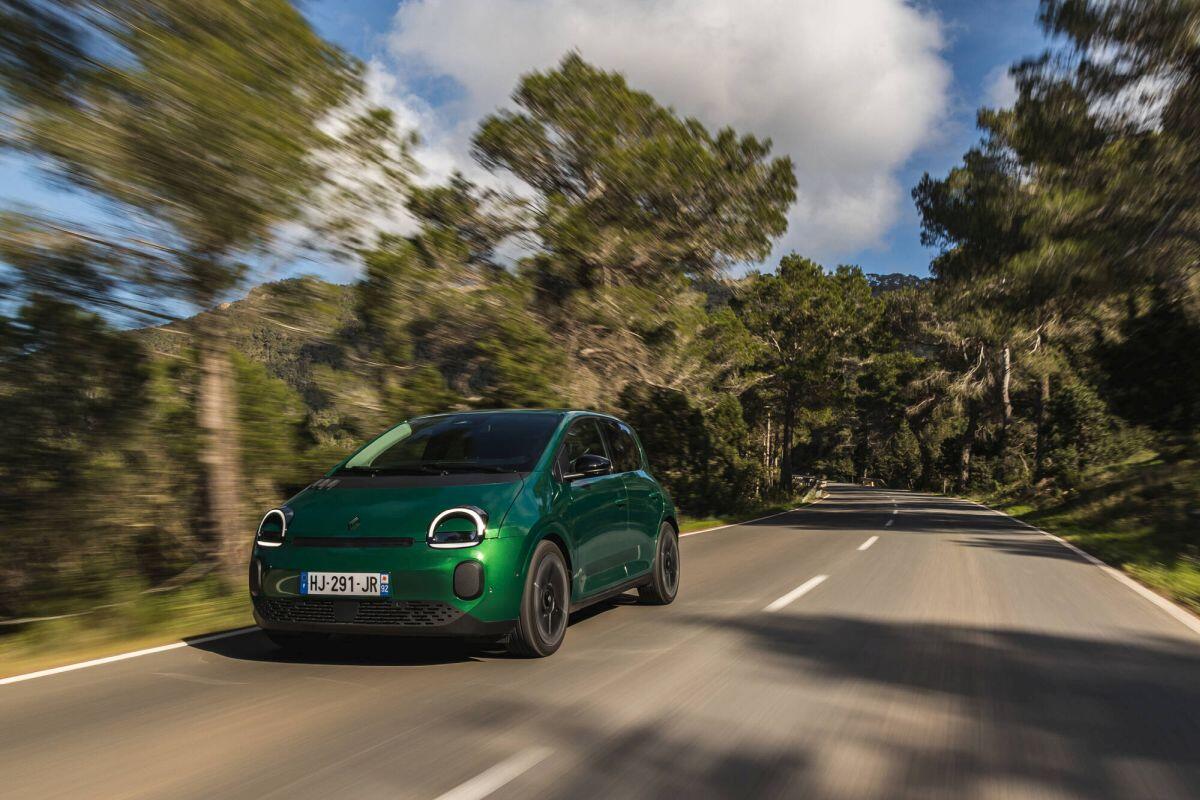 Renault Twingo E-Tech Electric arriva nelle concessionarie - 