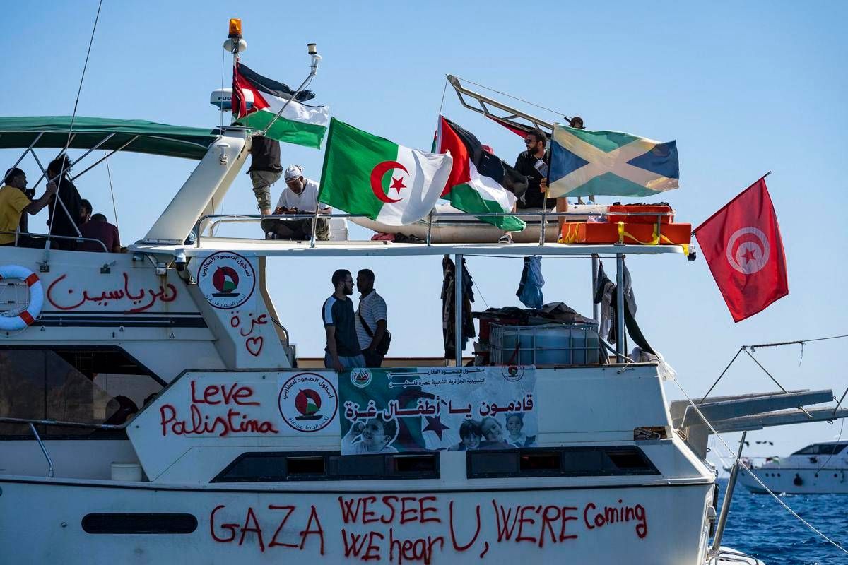 Flotilla per Gaza: "Intercettati da motoscafi israeliani". Farnesina chiede informazioni a Tel Aviv - 