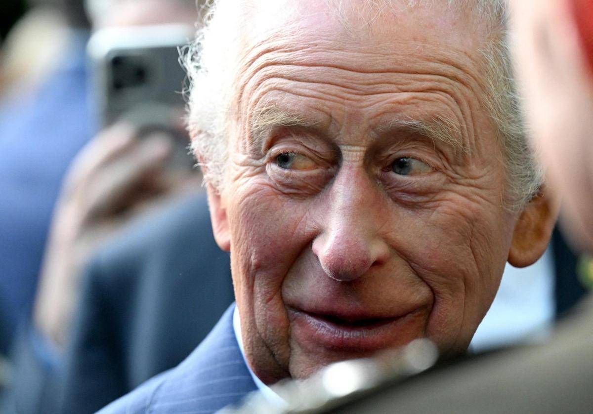 Re Carlo e il lavoro a maglia, la passione antistress condivisa con l'olimpionico Daley - 