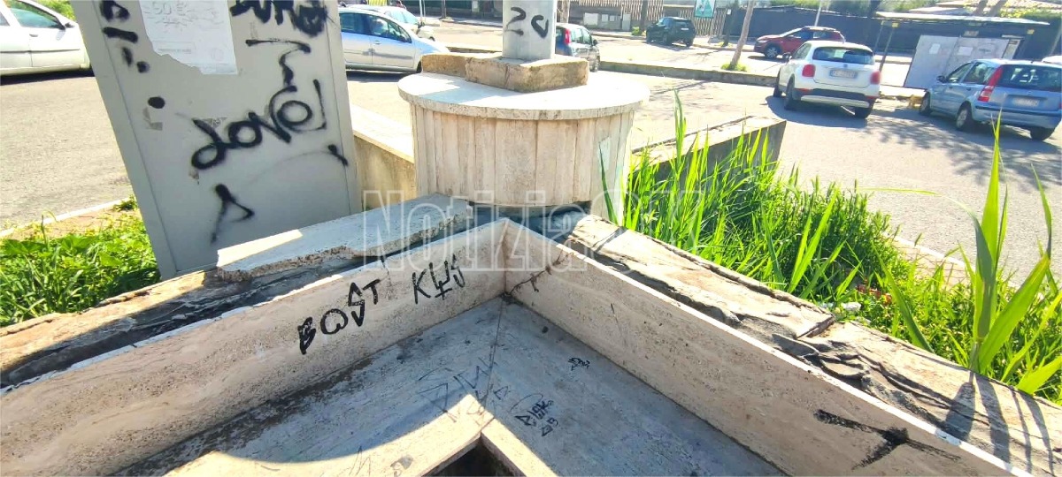 Via Dei Greci - Crotone - Arredamenti Urbani (Redazione - 09.04.2026)