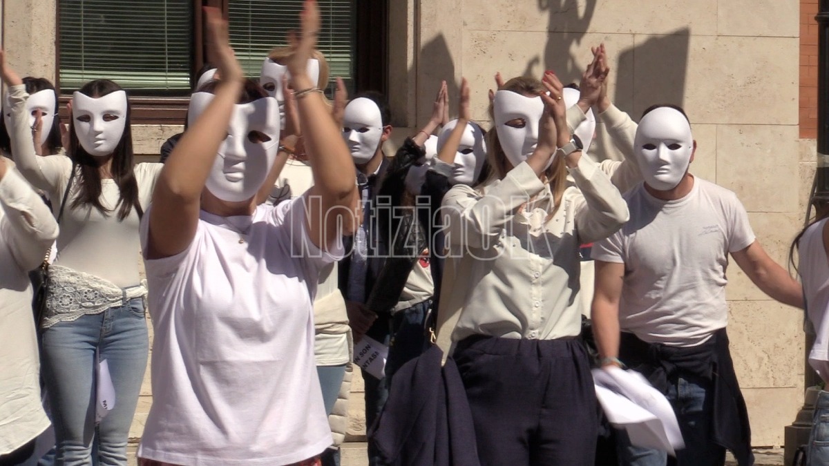 Konecta - Flasb mob Piazza della Resistenza - Foto Redazione 22.04.2026 