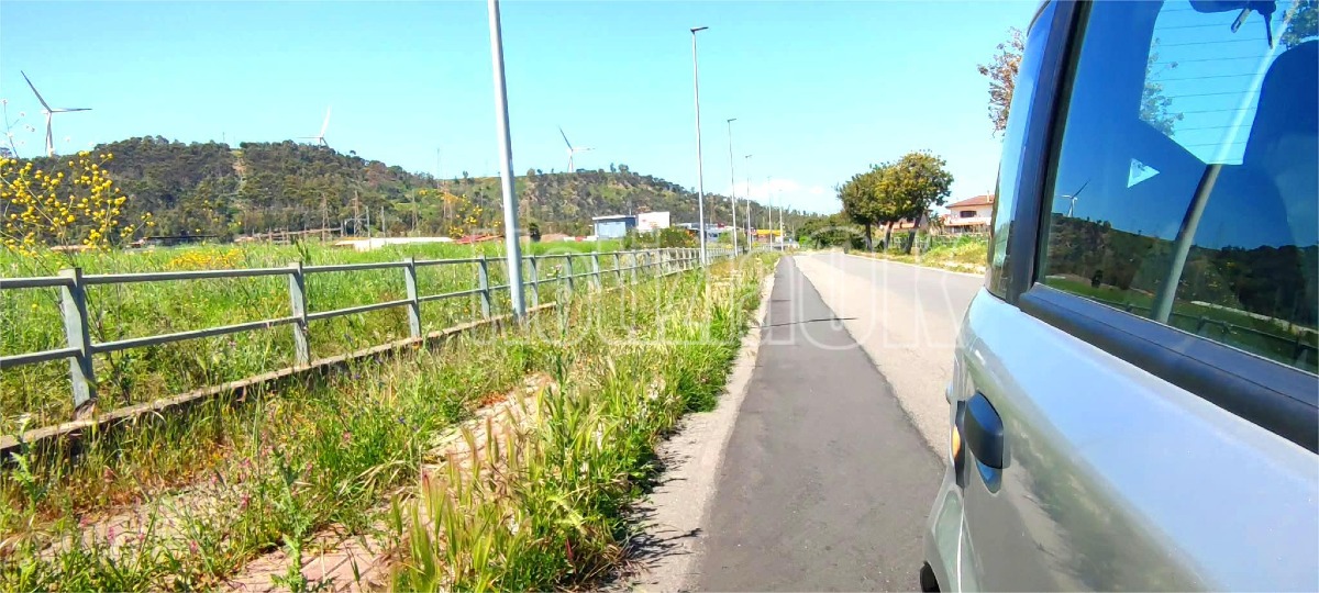 Via Antonio Meucci - Marciapiedi (Redazione 26.04.2026)