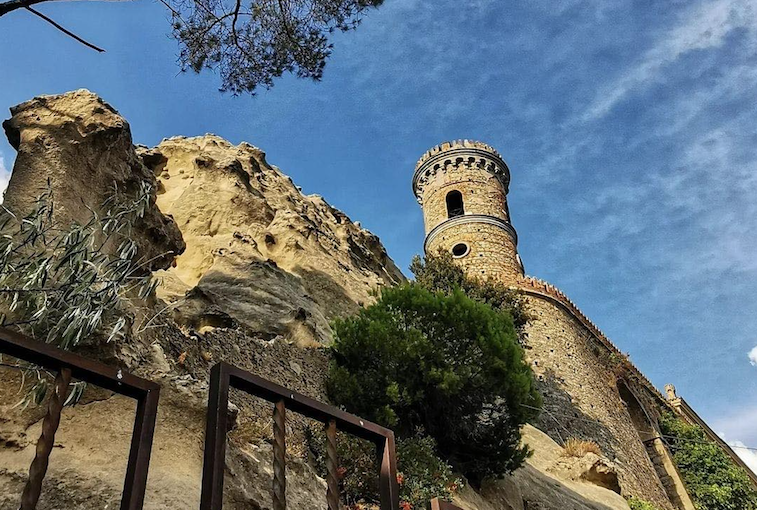 Caccuri celebra il sambuco: biodiversità, sapori e tradizioni nel borgo - Foto: Uff. Stampa Comune di Caccuri