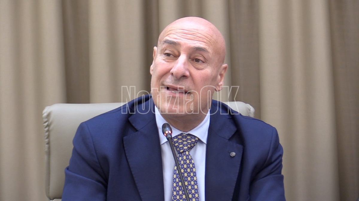 Comunali a Crotone, il centrodestra entra in aula e tratta la giunta - 