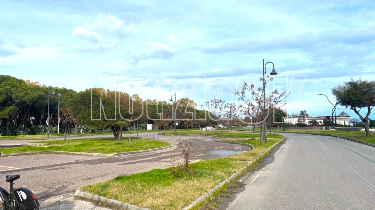 Catanzaro, A Parco Li Comuni torna l’illuminazione: completato il ripristino del tratto stradale - Foto: Redazione