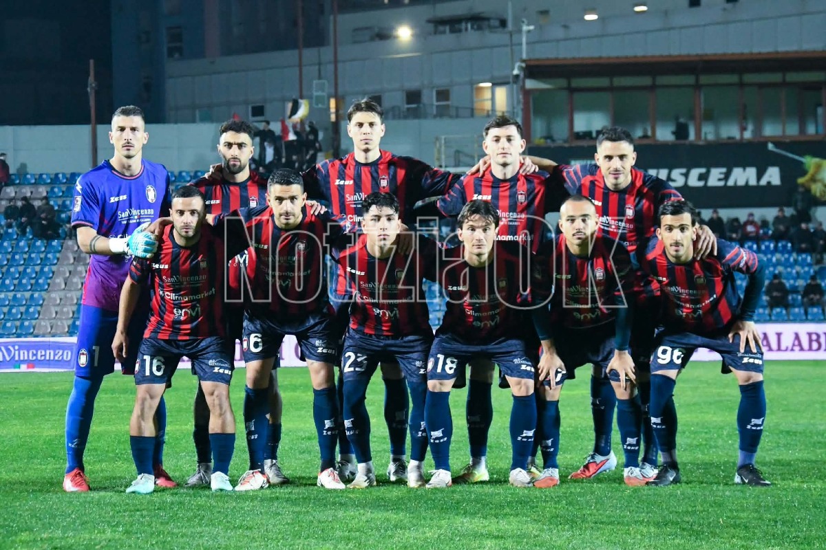 Crotone, si esprime il TFN: -6 in classifica, squali penalizzati - Foto: Redazione