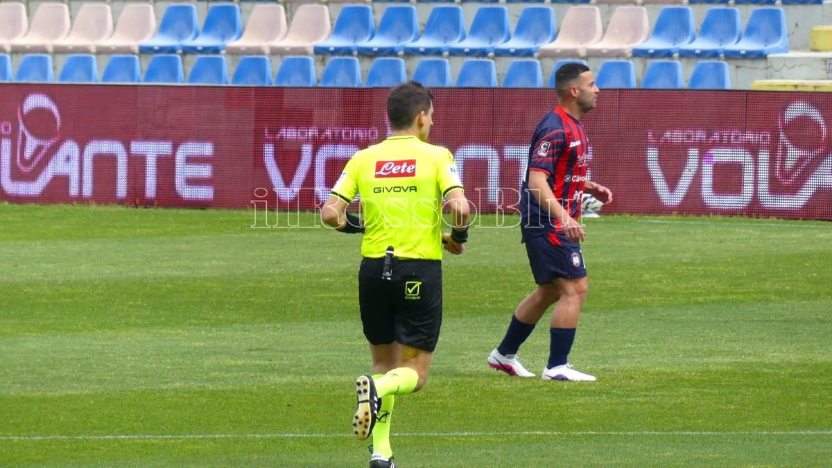 Serie C, Giudice Sportivo: quattro turni di squalifica per Menna dell'Ascoli - Foto: Redazione 