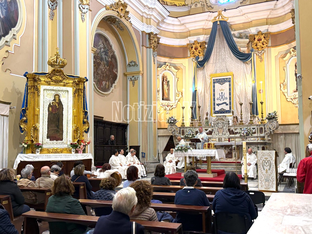 Crotone, Il Vescovo Torriani nella Sabatina: “La Chiesa cresce servendo i più poveri” - Foto Redazione 