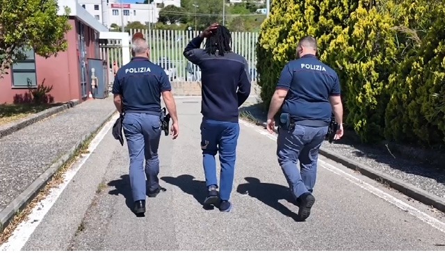 Catanzaro, provvedimento del Questore: disposto il trattenimento di un cittadino straniero - Foto: Uff. Stampa Questura di Catanzaro