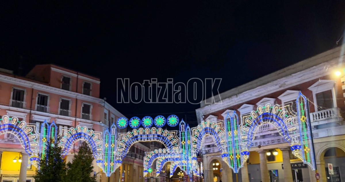 Crotone si illumina per la Madonna di Capo Colonna: accese le luminarie - Foto: Redazione 