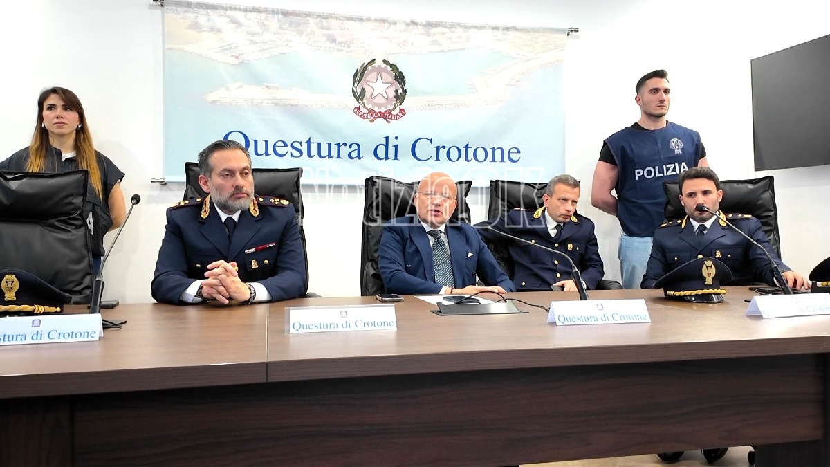 (VIDEO) Operazione Welcome, il Questore: “Scoperta una rete che falsificava documenti per i permessi” - 