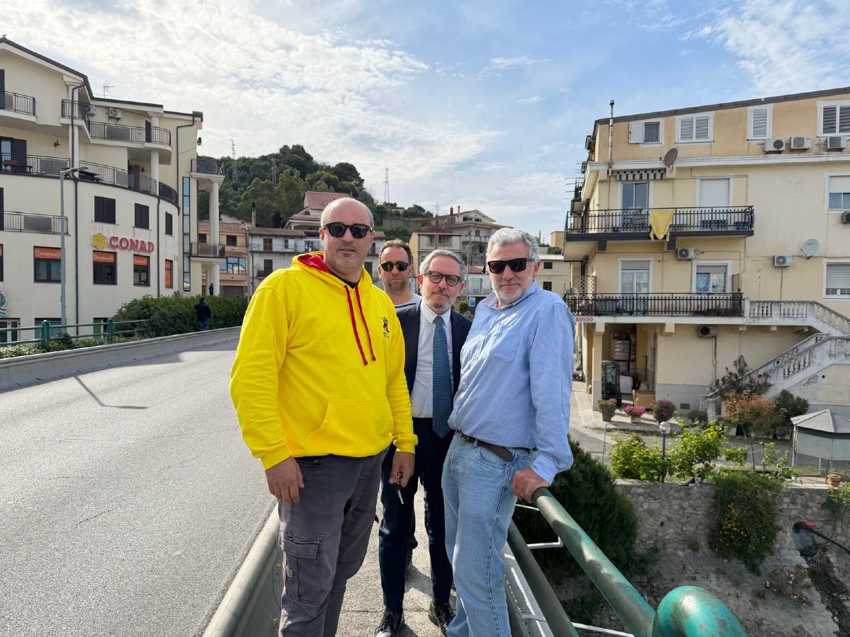 Ponte Molinello di Cariati, lavori bloccati dal TAR: sopralluogo con Anas e proteste dell’ODV SS106 - Foto: Uff. Stampa Ass. “Basta Vittime Sulla Strada Statale 106”